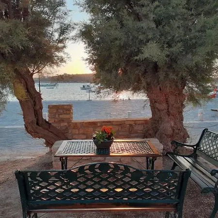 Marousso's Seafront House Holiday home
