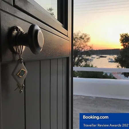 Marousso's Seafront House Holiday home *