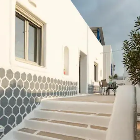 Marousso's Seafront House *