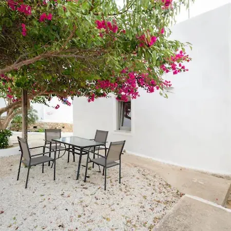 Marousso's Seafront House Aliki (Paros)
