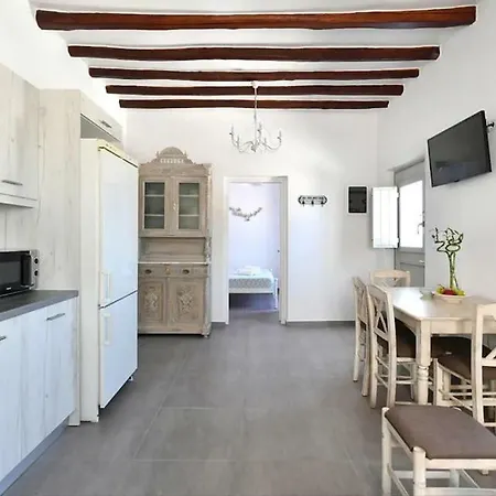 Marousso's Seafront House * Aliki (Paros)