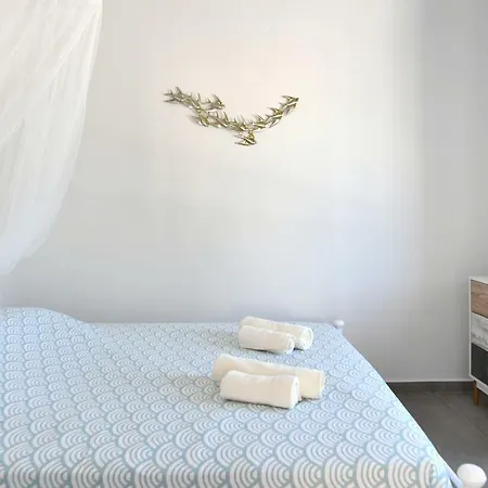 Marousso's Seafront House Holiday home *