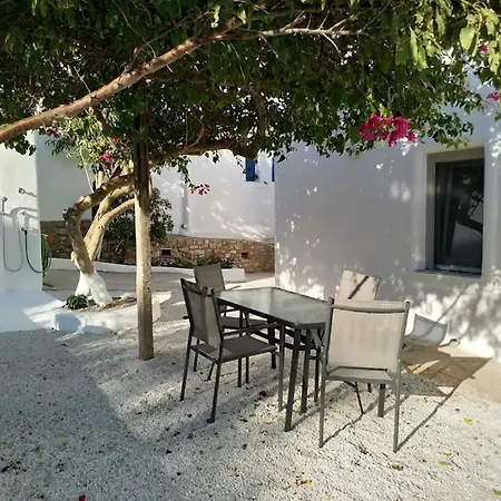 Marousso's Seafront House Aliki (Paros)